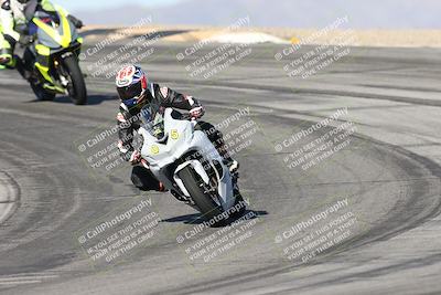 media/Dec-01-2025-Moto Forza (Mon) [[2daa91e15f]]/2-Intermediate Group/Session 2 (Turns 9 and 10)/